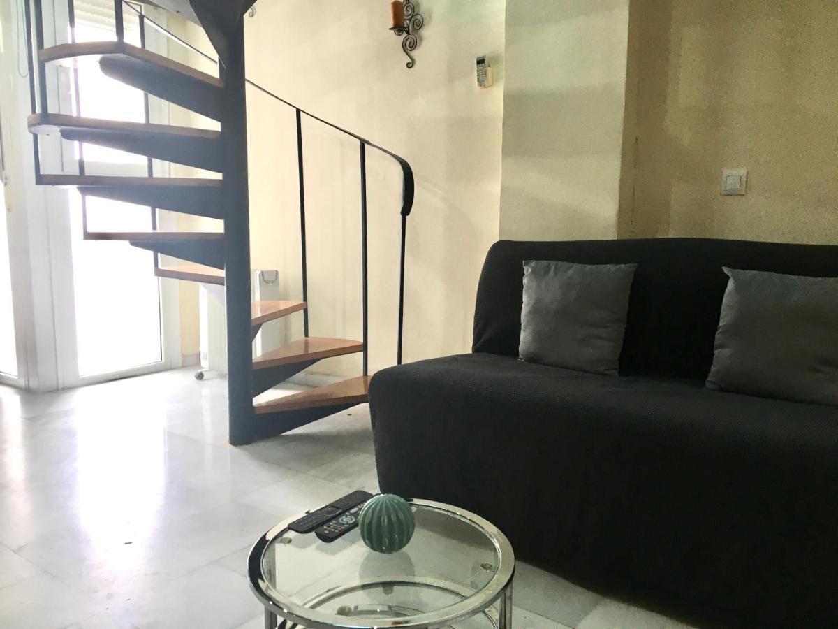 Maravilloso ático Puente De Triana Apartamento *