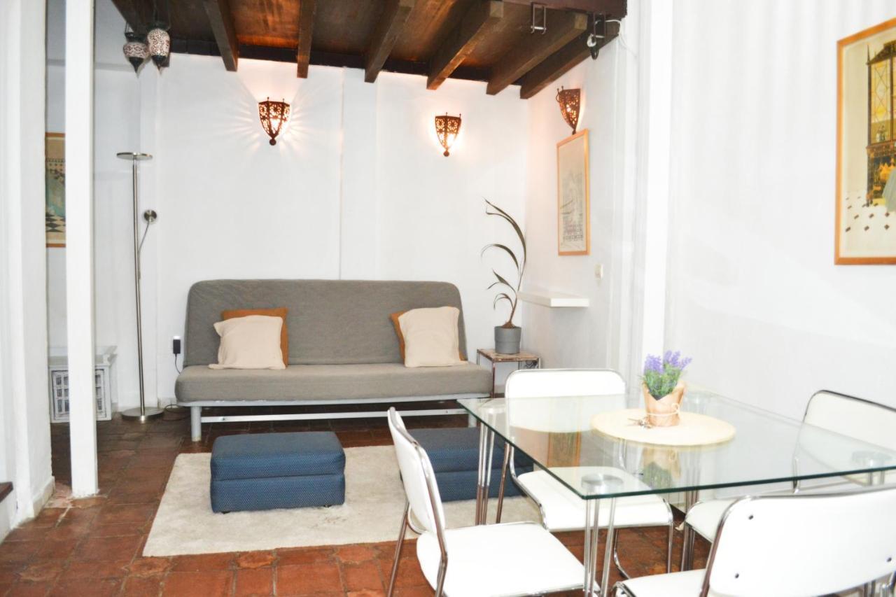 Charming House In Triana,best View From Patio * Sevilla