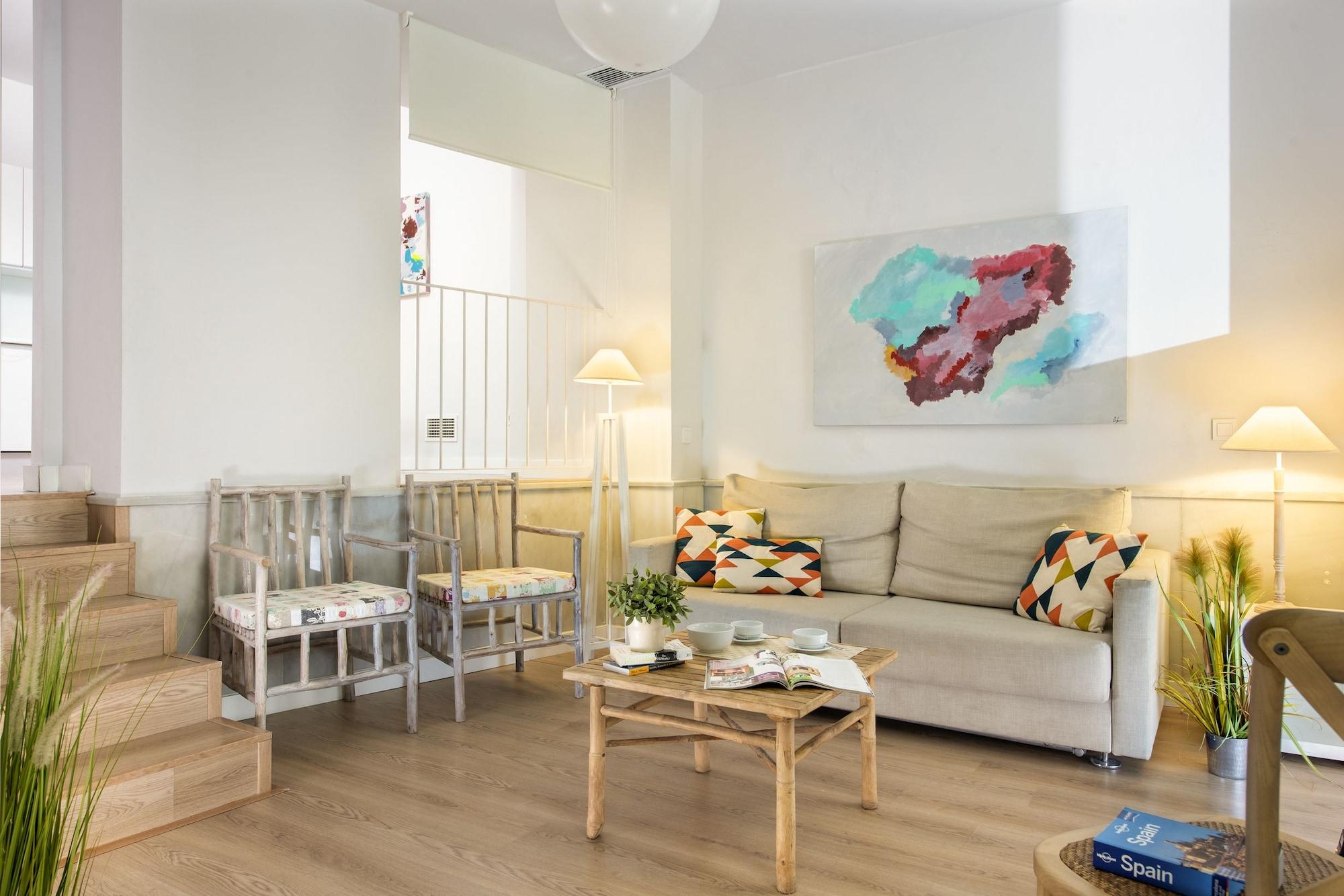 Plaza Apartment *