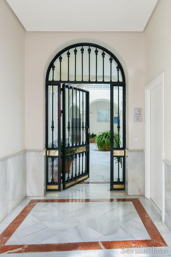 Plaza Apartment Seville