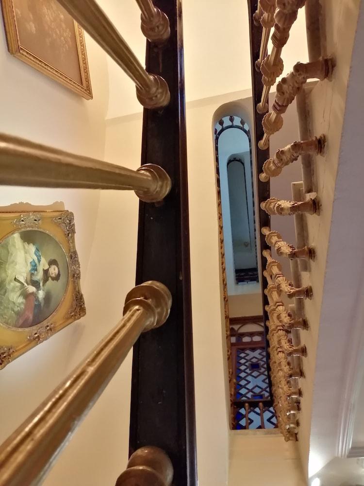 Europa Boutique Hotel *