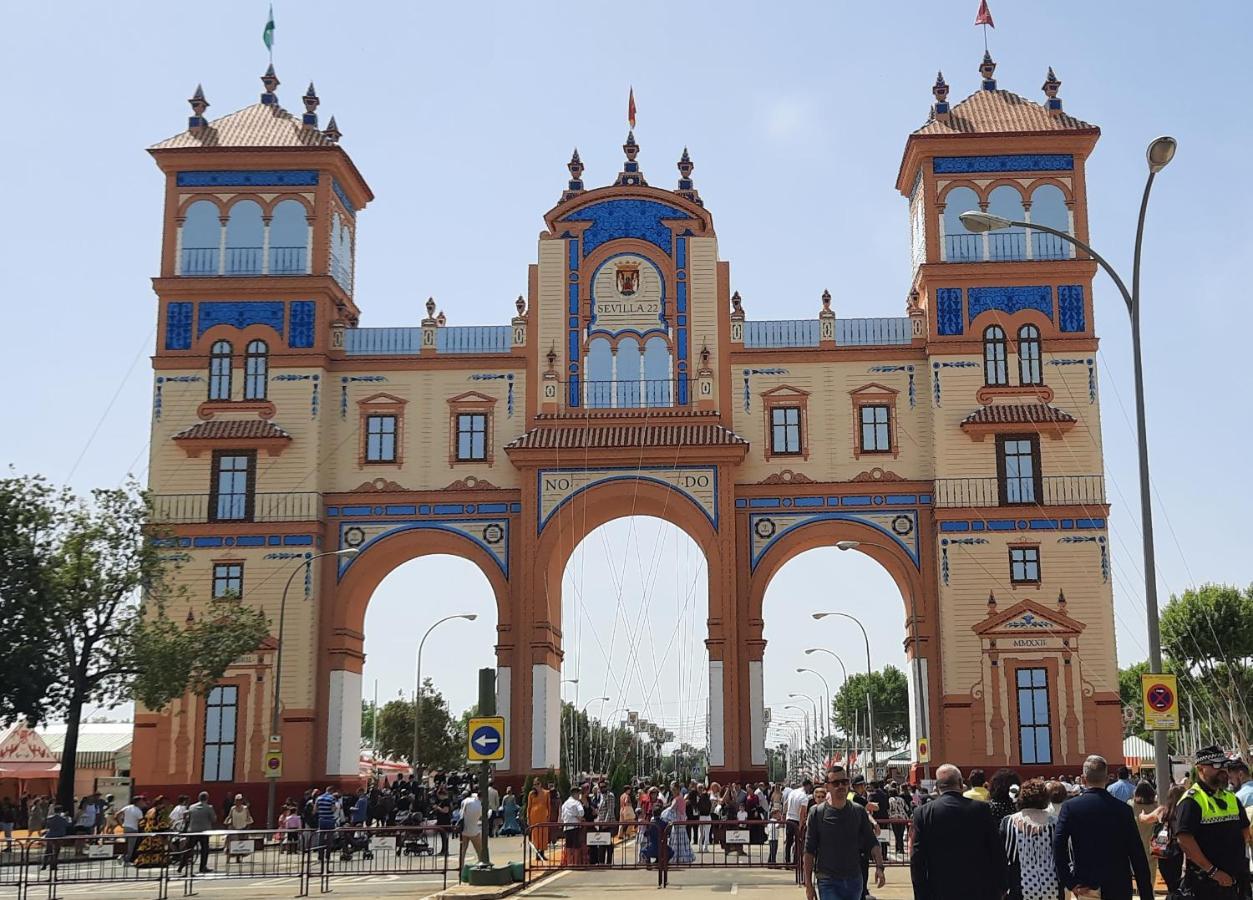 Bright Facing The River, Plaza España * Sevilla