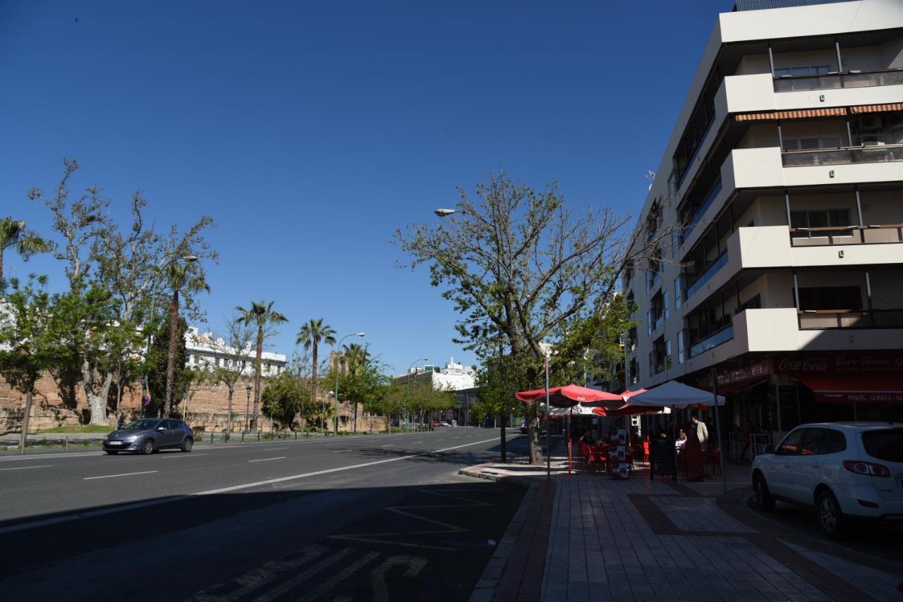 First Floor Near Macarena Church Apartamento