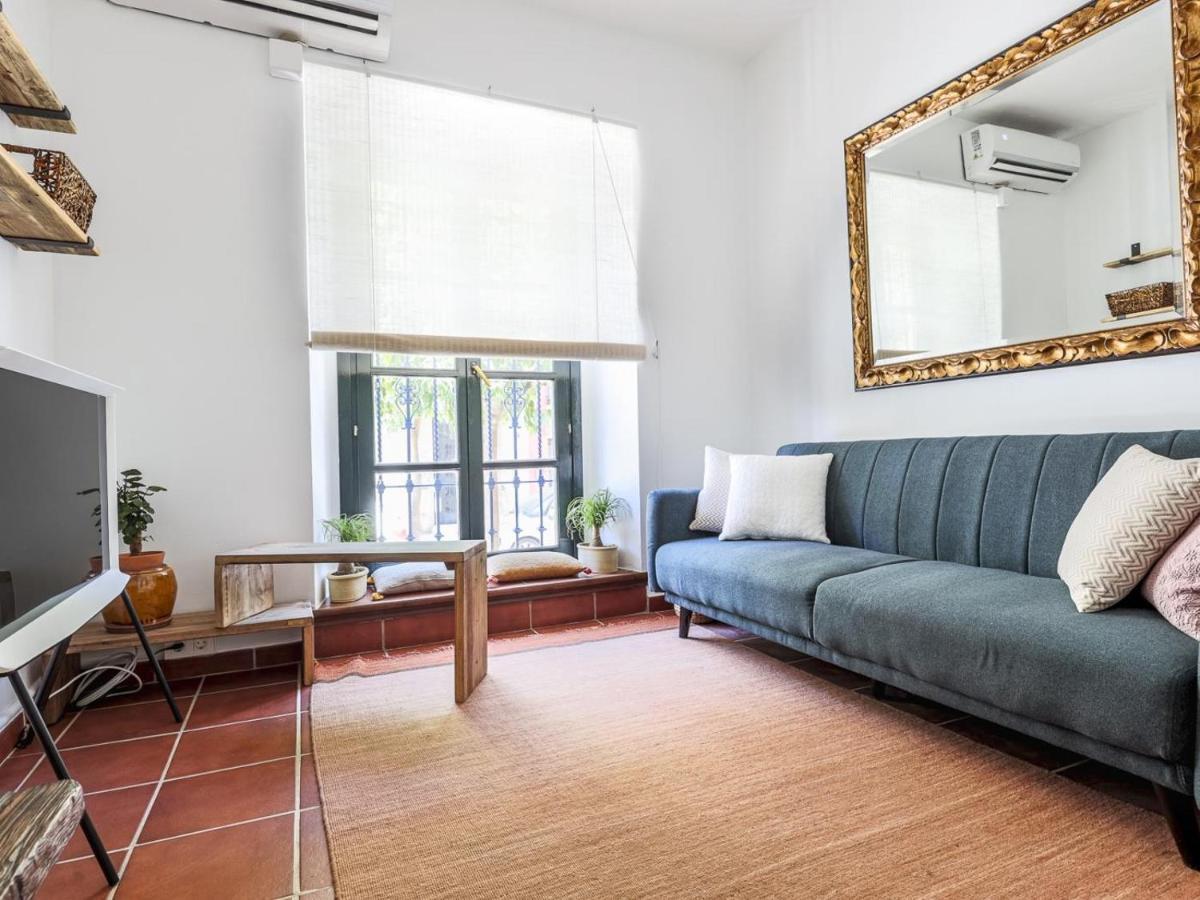 Apartment Castilla 88 *