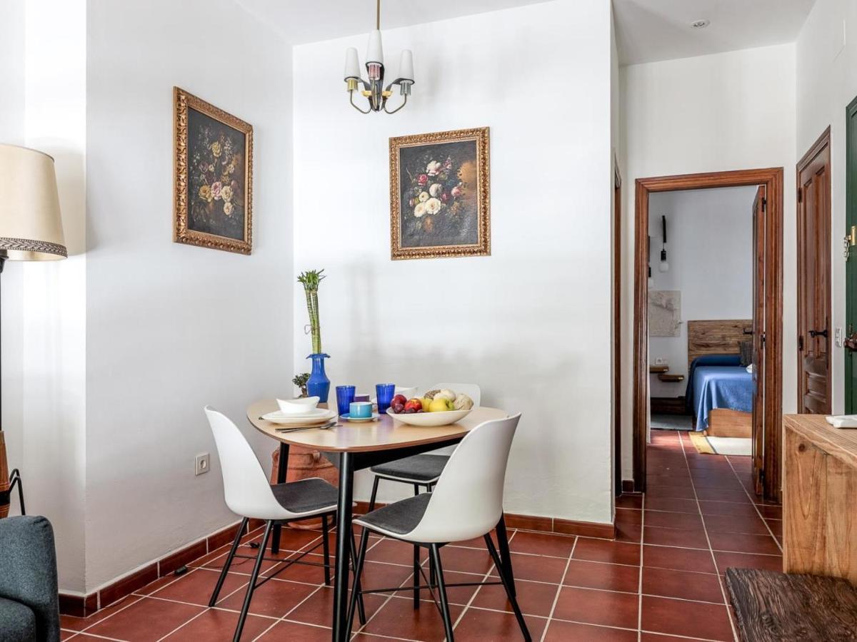 Apartment Castilla 88 *