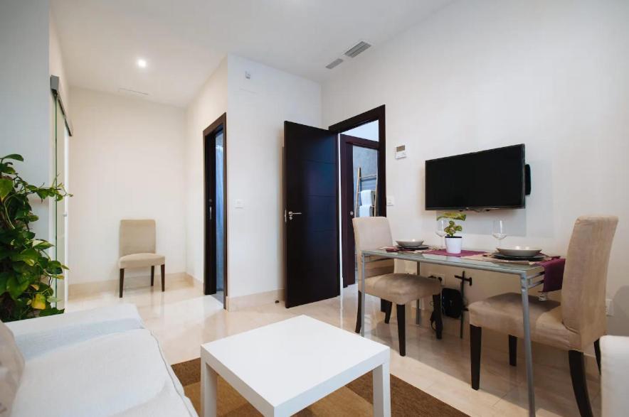 Acogedor Jose Laguillo. Apartment