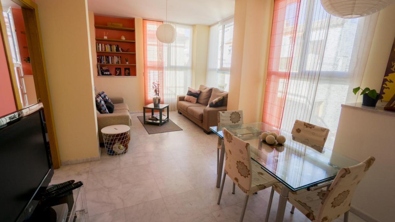 Rentalsevilla Luminoso Apartamento Con Terraza En La Maestranza Apartamento *