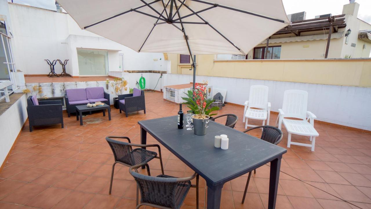 Rentalsevilla Luminoso Apartamento Con Terraza En La Maestranza Sevilla