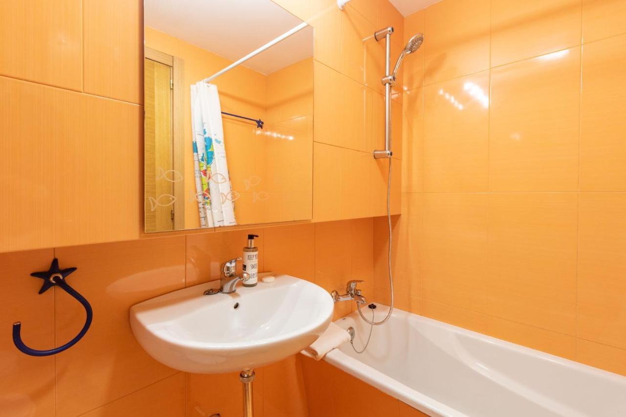 Goles Courtyard With Parking By Valcambre Apartamento Sevilla