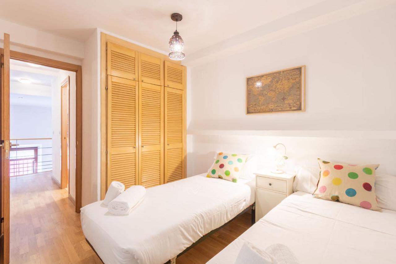 Apartamento Goles Courtyard With Parking By Valcambre Sevilla