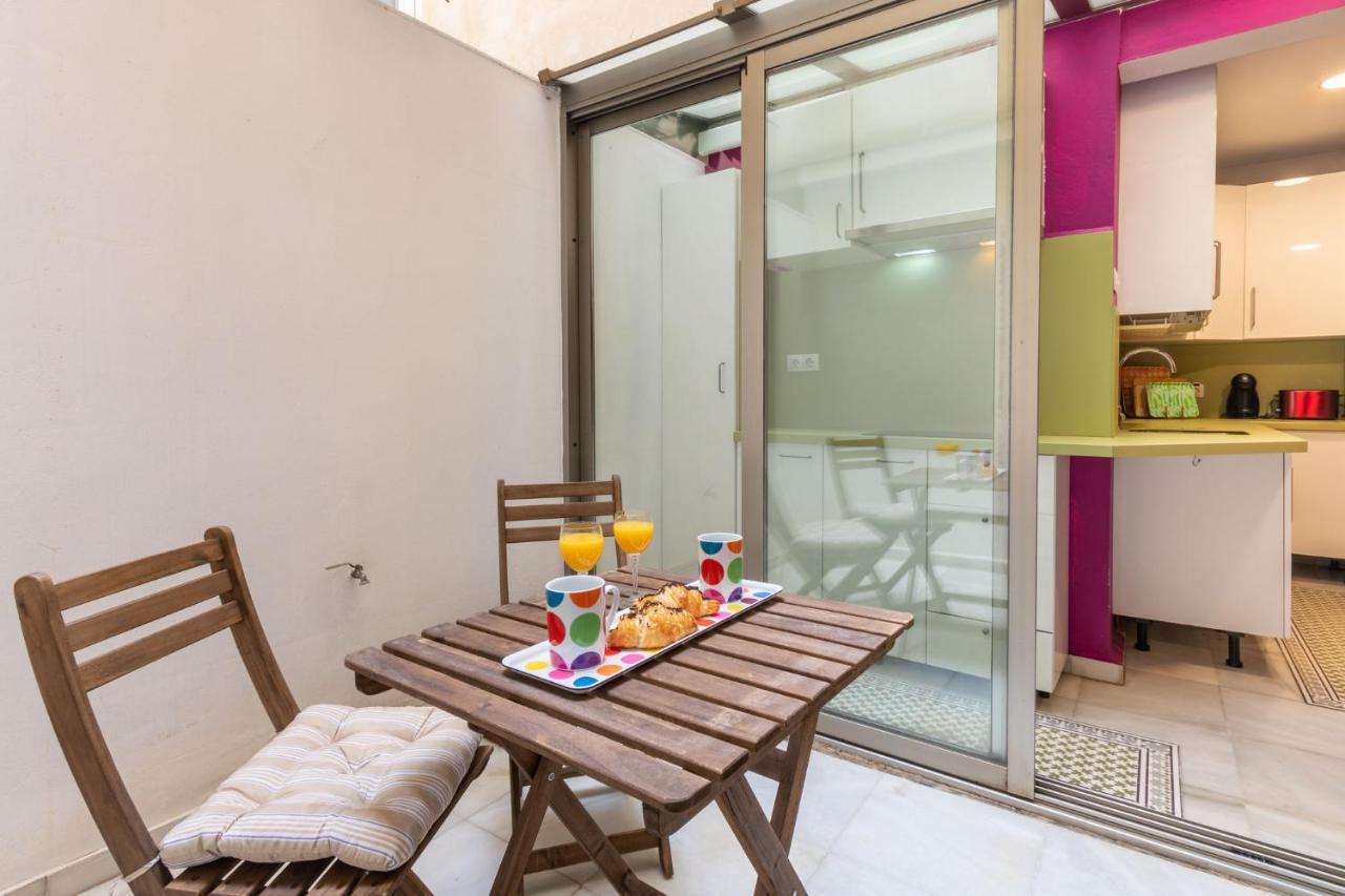 Goles Courtyard With Parking By Valcambre Apartamento Sevilla