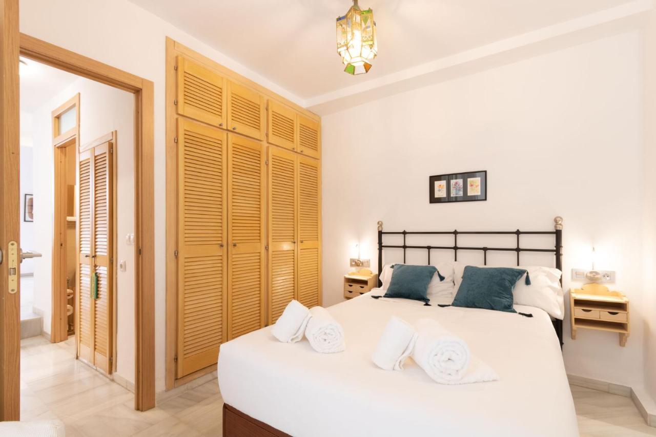 Apartamento Goles Courtyard With Parking By Valcambre Sevilla