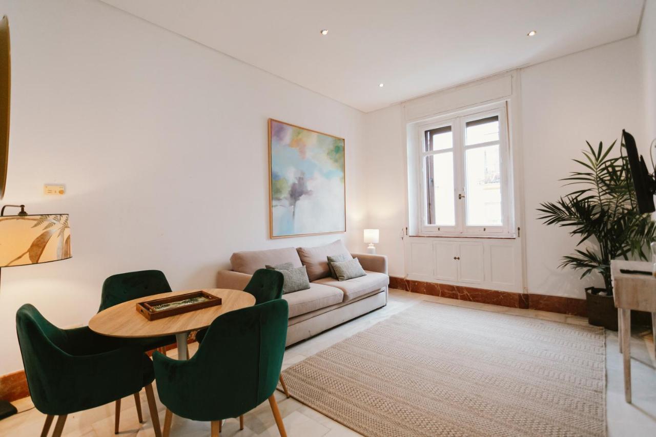 Apartment Bright And Cozy-1bd 1bth & 2bd 1bth- La Giralda