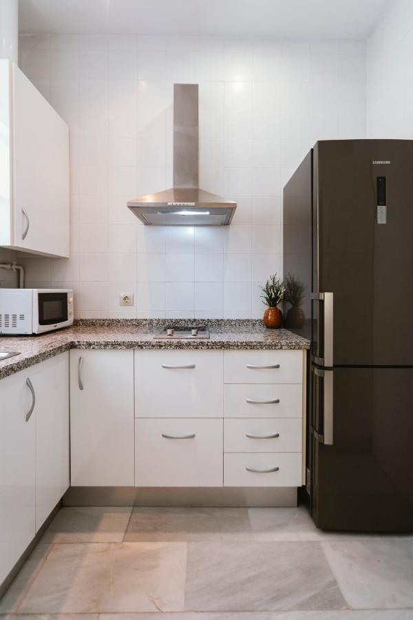 Bright And Cozy-1bd 1bth & 2bd 1bth- La Giralda Seville
