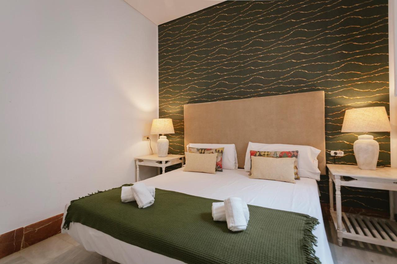 Bright And Cozy-1bd 1bth & 2bd 1bth- La Giralda Apartment