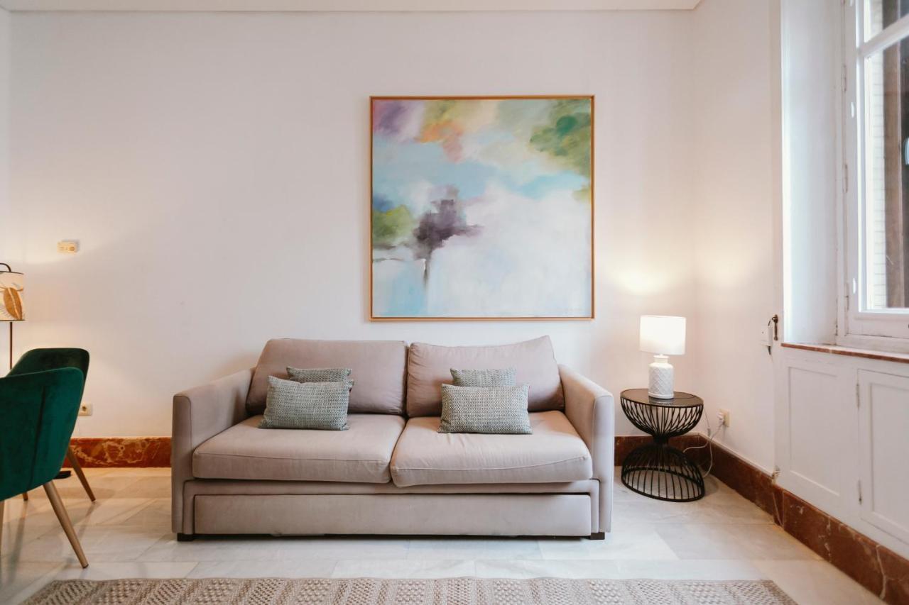 Apartment Bright And Cozy-1bd 1bth & 2bd 1bth- La Giralda *