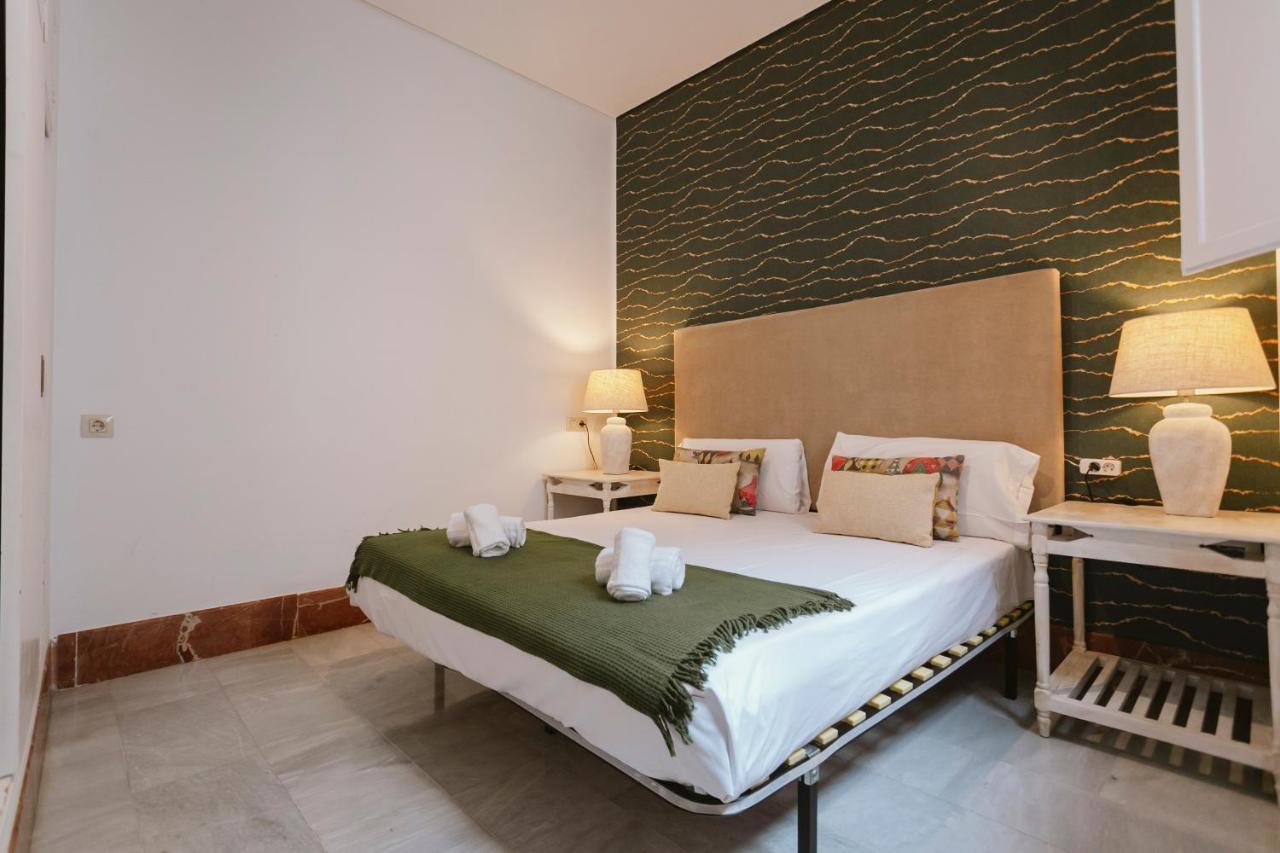 Bright And Cozy-1bd 1bth & 2bd 1bth- La Giralda Seville