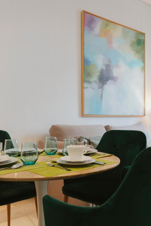 Apartment Bright And Cozy-1bd 1bth & 2bd 1bth- La Giralda Seville
