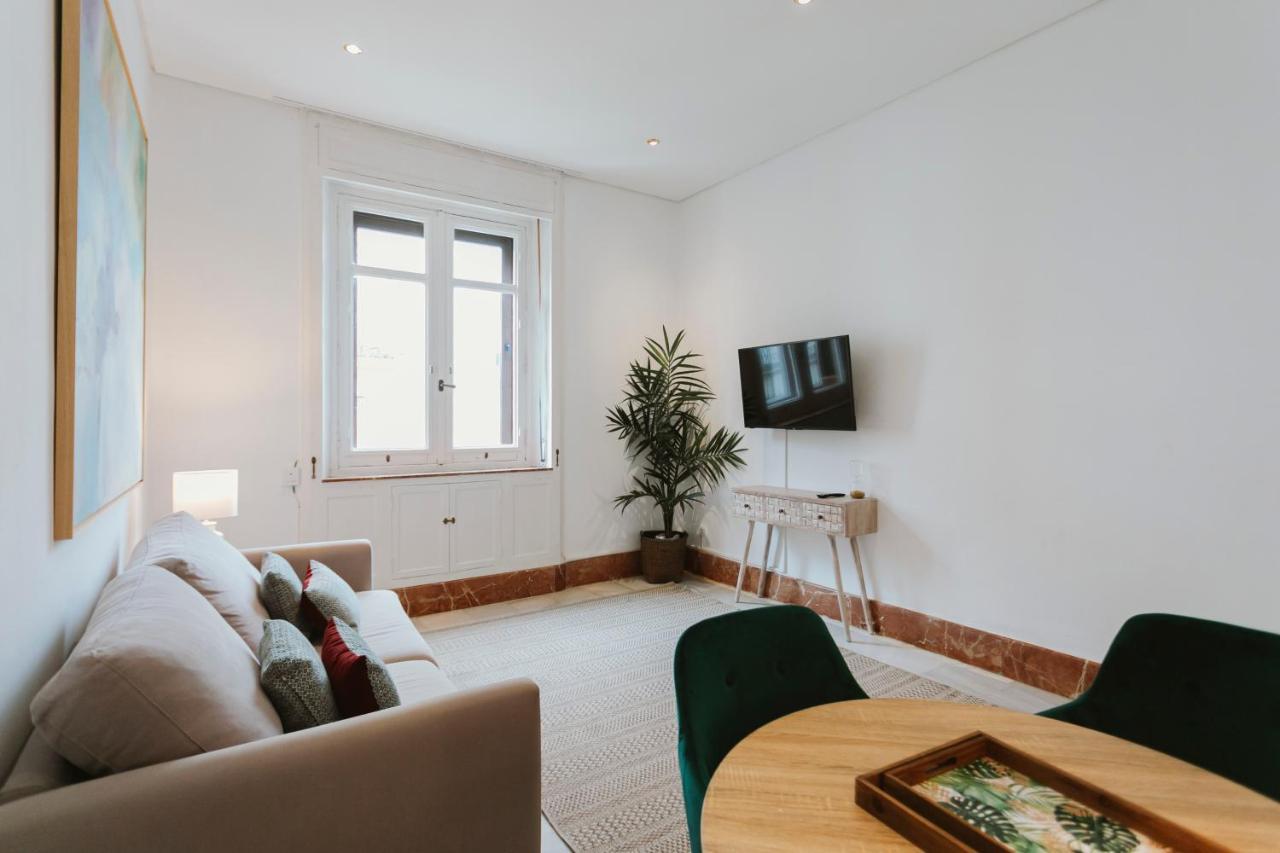 Bright And Cozy-1bd 1bth & 2bd 1bth- La Giralda Seville