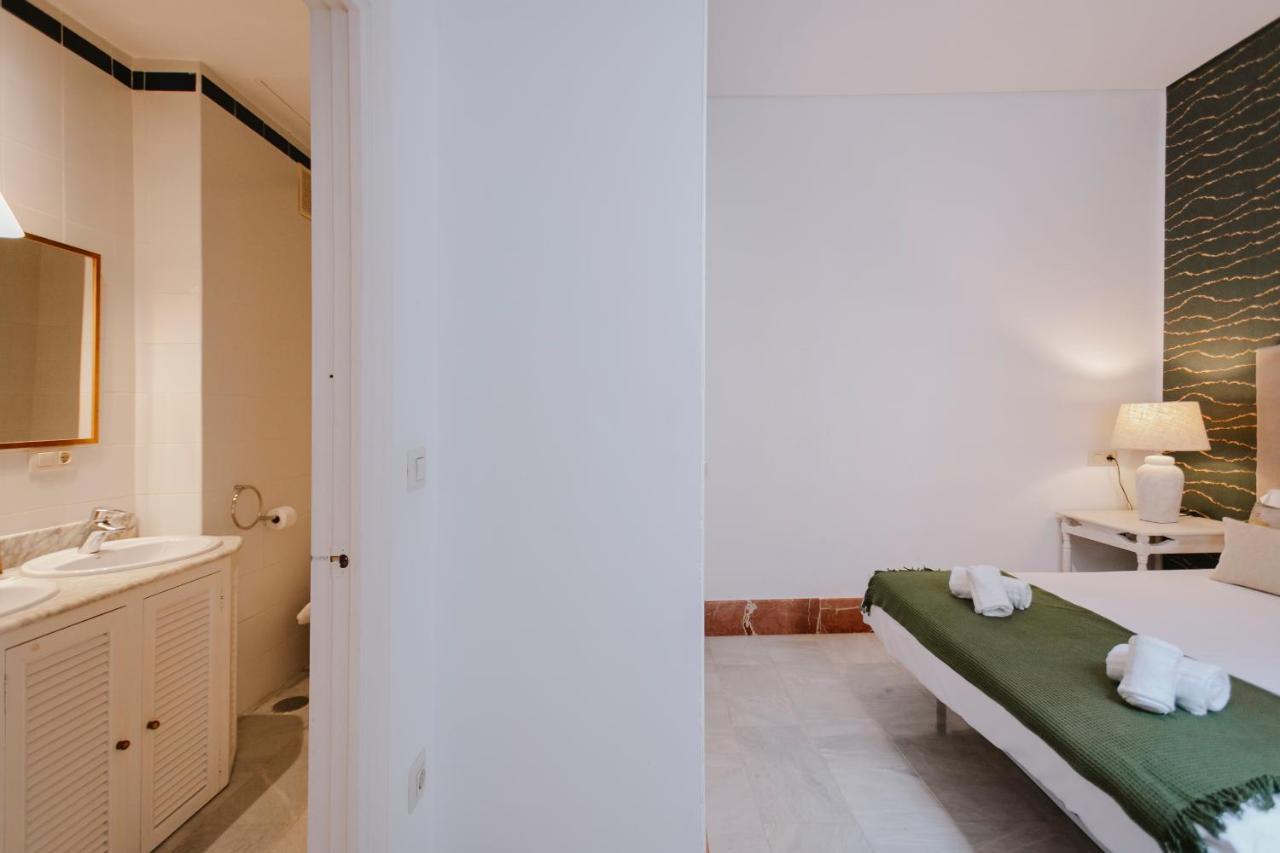 Bright And Cozy-1bd 1bth & 2bd 1bth- La Giralda Seville