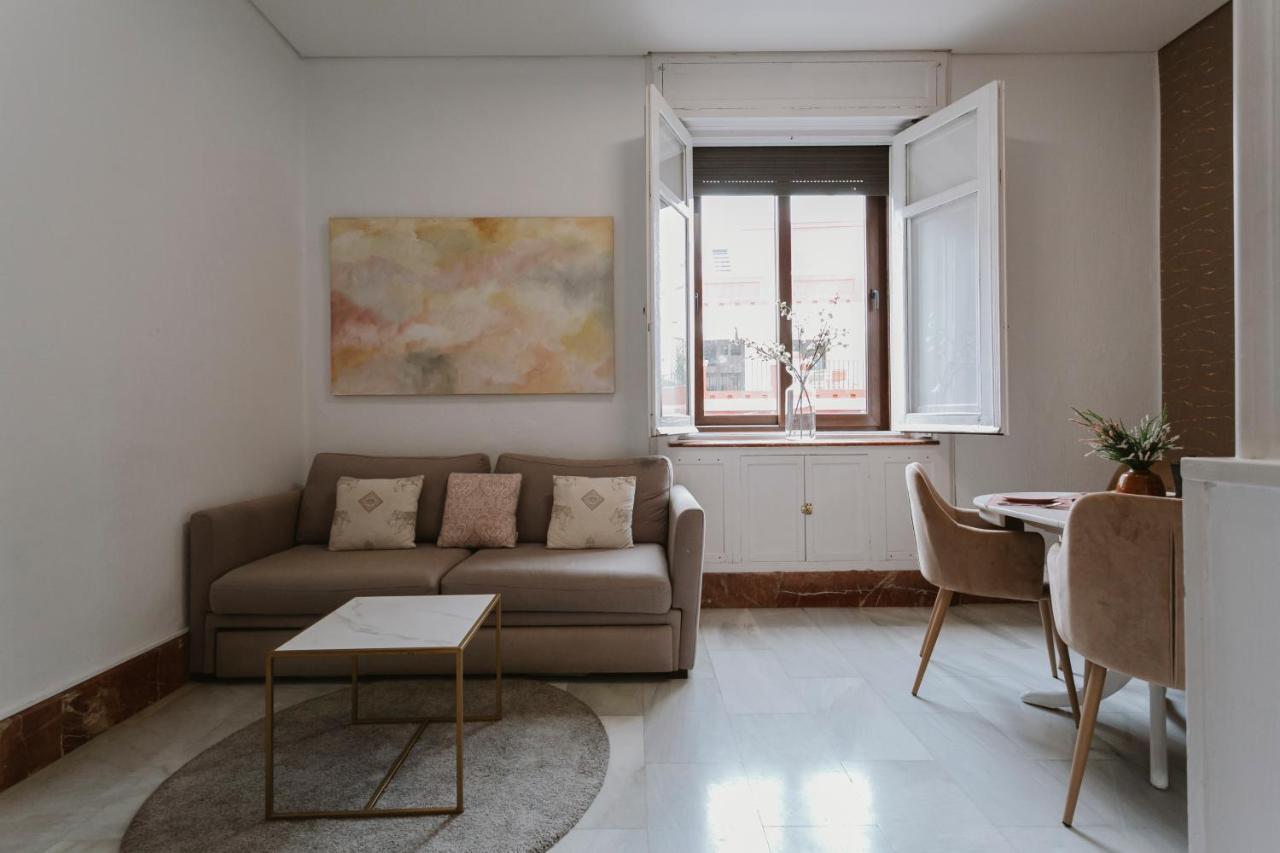 Bright And Cozy-1bd 1bth & 2bd 1bth- La Giralda *