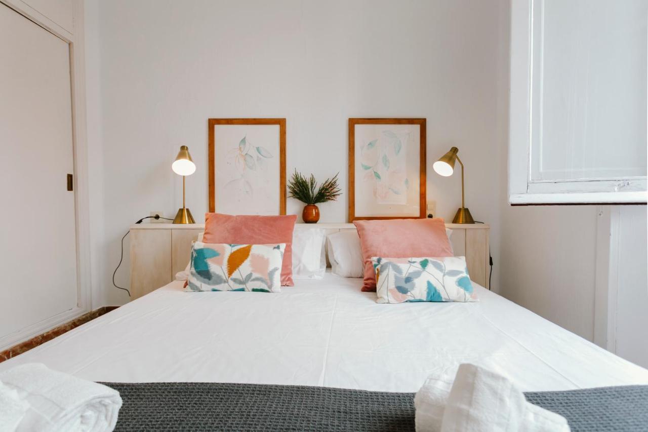 Bright And Cozy-1bd 1bth & 2bd 1bth- La Giralda