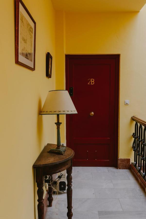 Bright And Cozy-1bd 1bth & 2bd 1bth- La Giralda Apartment Seville