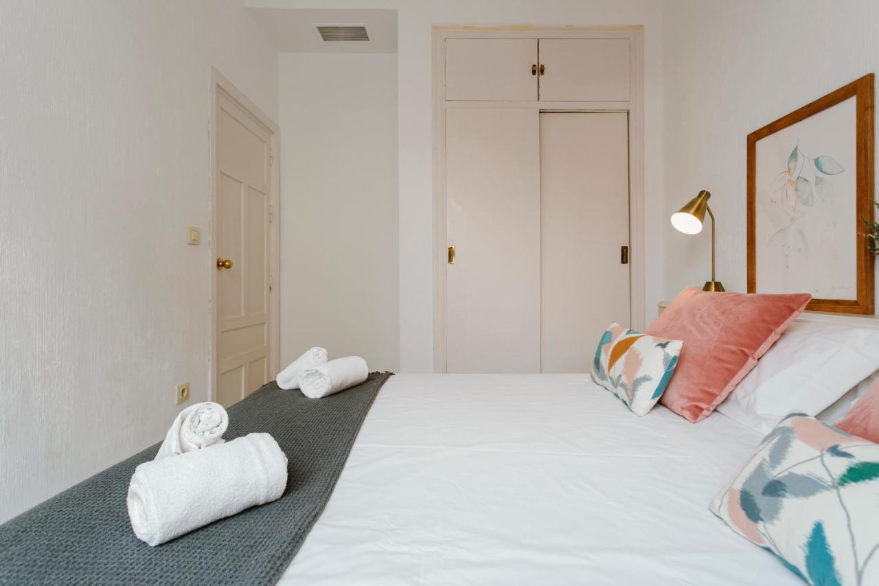 Bright And Cozy-1bd 1bth & 2bd 1bth- La Giralda Apartment