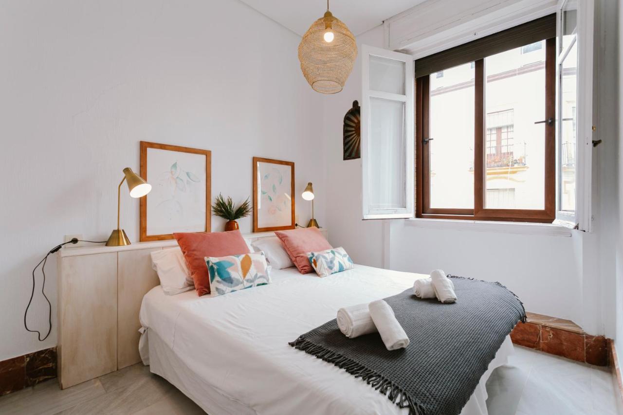 Bright And Cozy-1bd 1bth & 2bd 1bth- La Giralda *