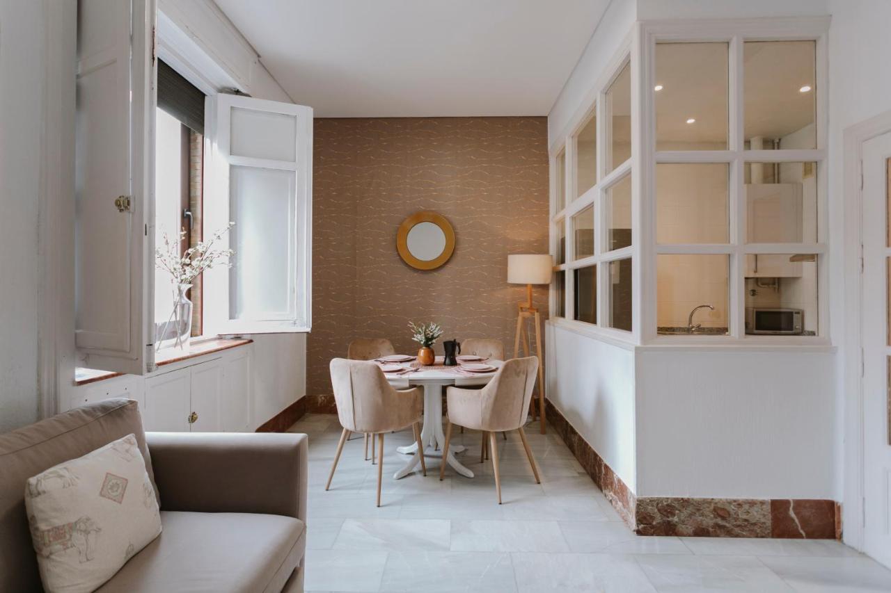 Bright And Cozy-1bd 1bth & 2bd 1bth- La Giralda Apartment *