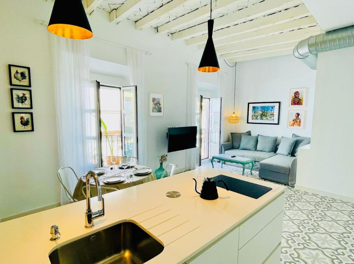 Modern In The Centre, La Alameda Apartment
