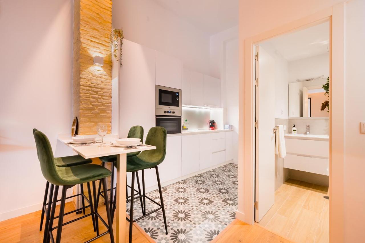 Precioso En Triana Dos Habitaciones. Apartamento Sevilla