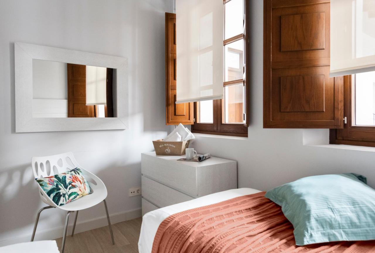 Apartamento Palacio Del Siglo Xvii Frente A Jardines De Murillo