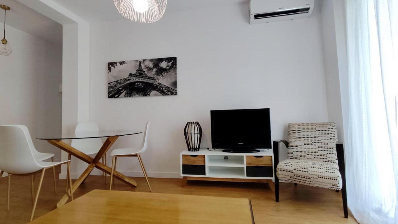 Apartamento Nuevo 3 Y Vista A La Giralda Junto A Sanchez Pizjuan *