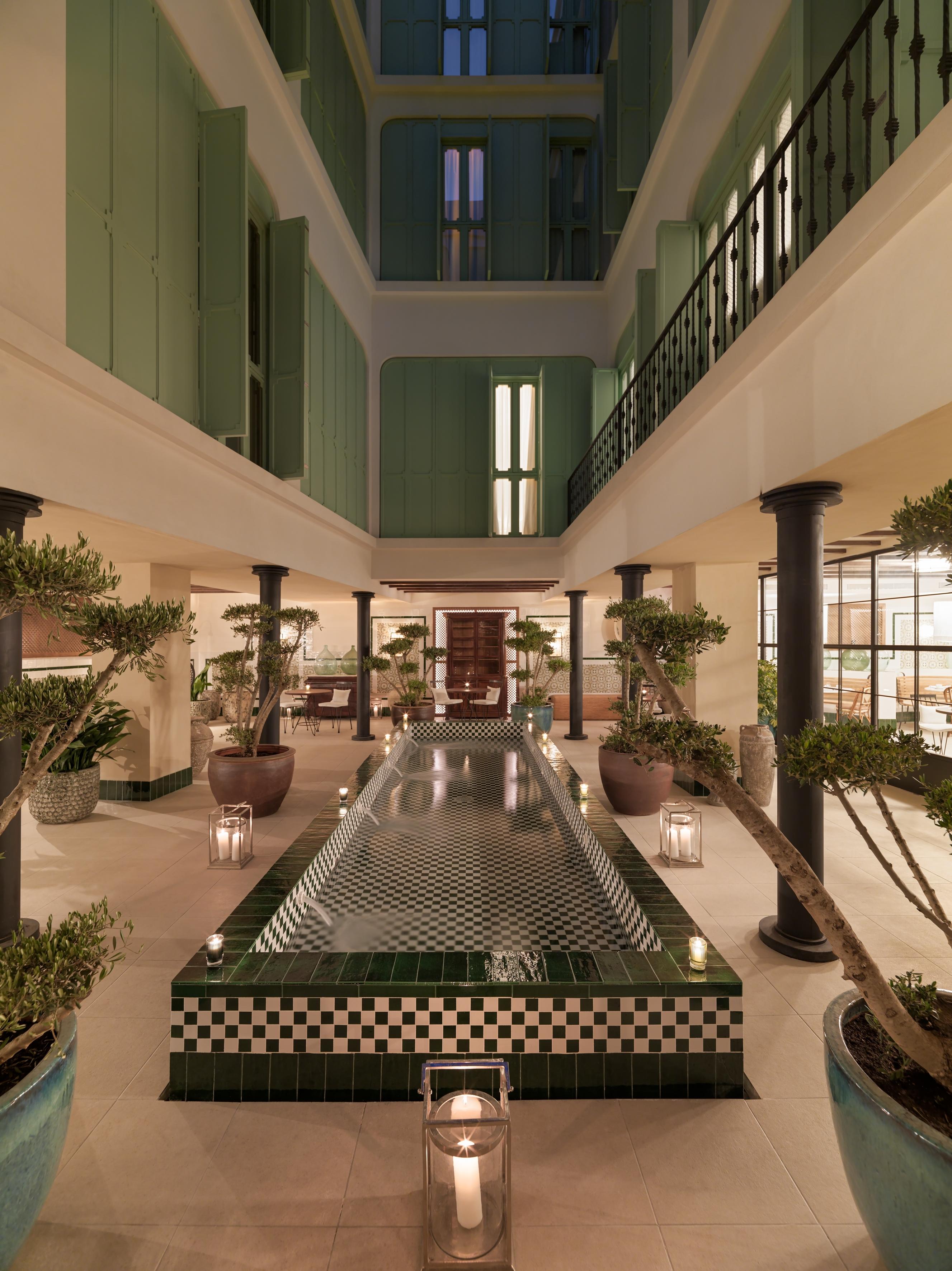 Hotel H10 Casa De La Plata Sevilla