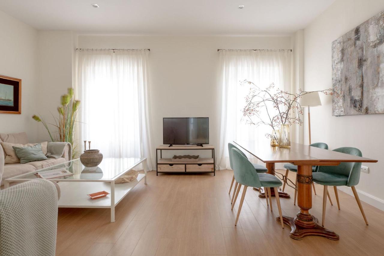 Plaza Nueva 2 Bedrooms & 2 Bathrooms Apartment