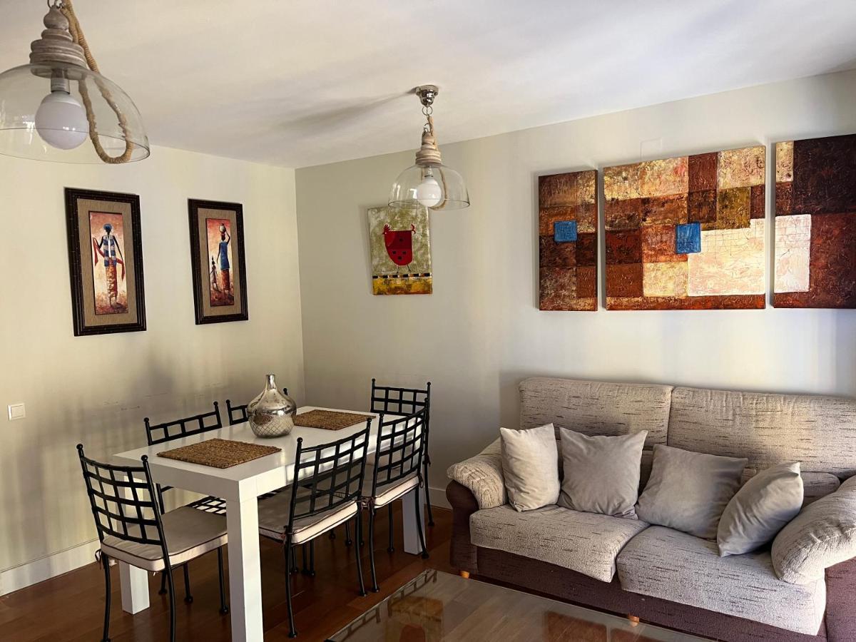 Apartment En Luis Montoto, Nervion. Centrico