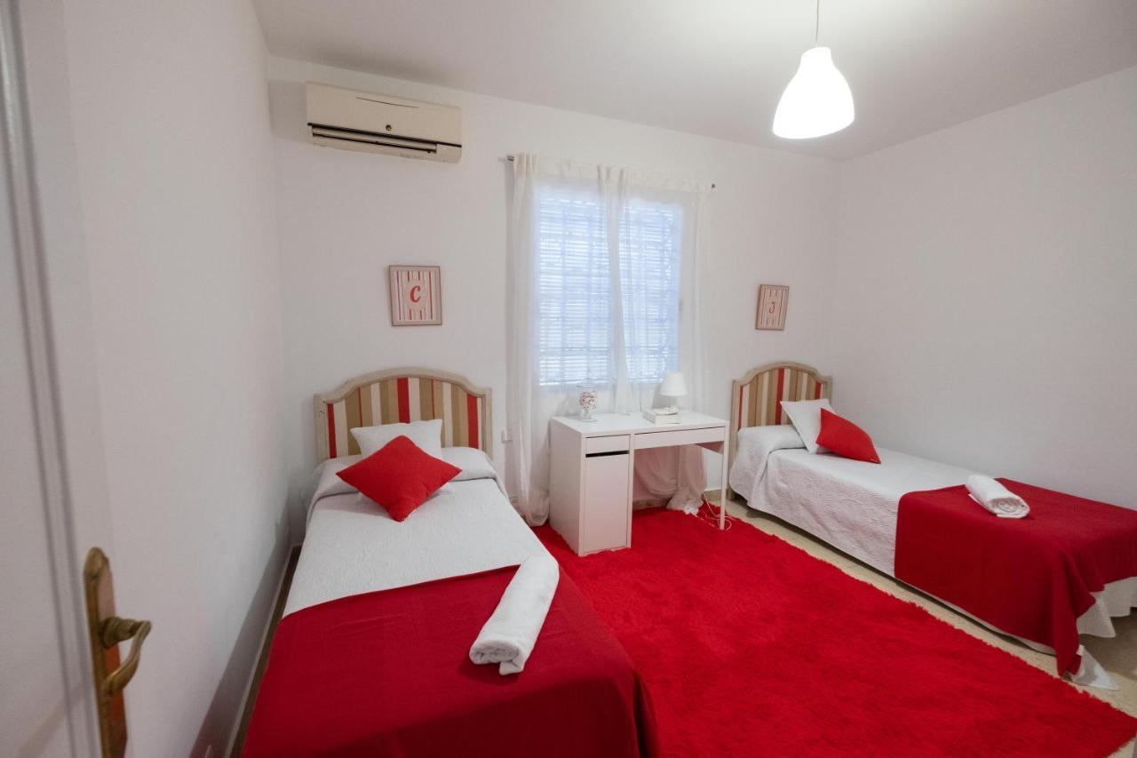 Agradable Con Piscina Holiday home