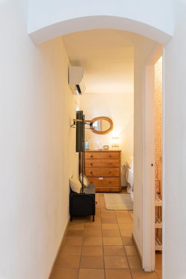 Andalusian Courtyard Apartment Seville