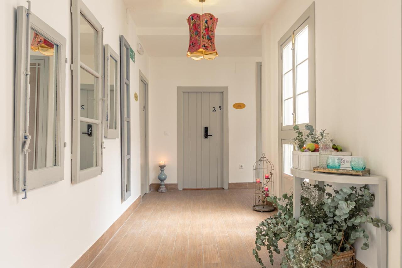 Nuea Santa Cruz Guest house