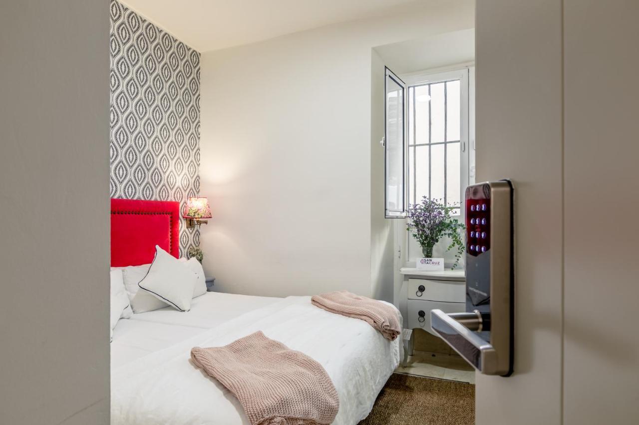 Nuea Santa Cruz Guest house