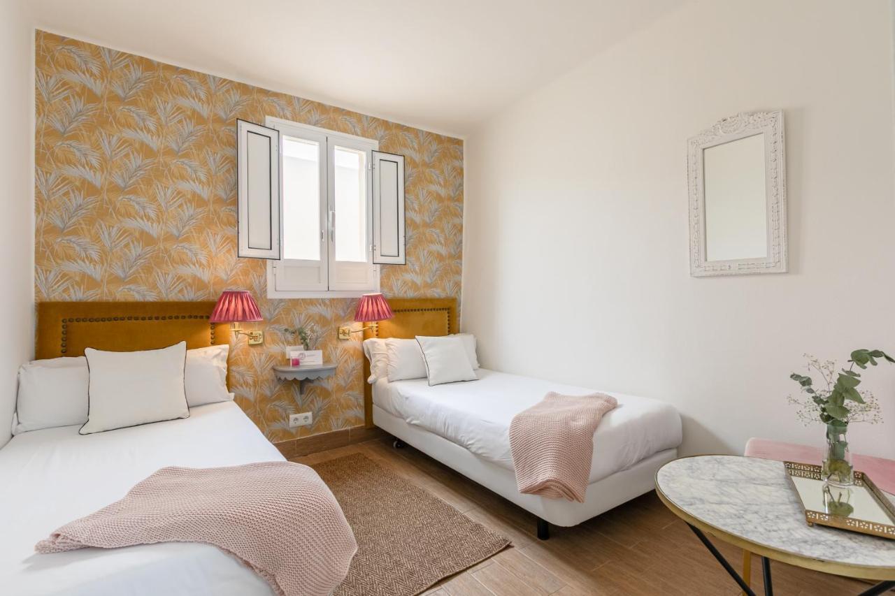 Nuea Santa Cruz Guest house