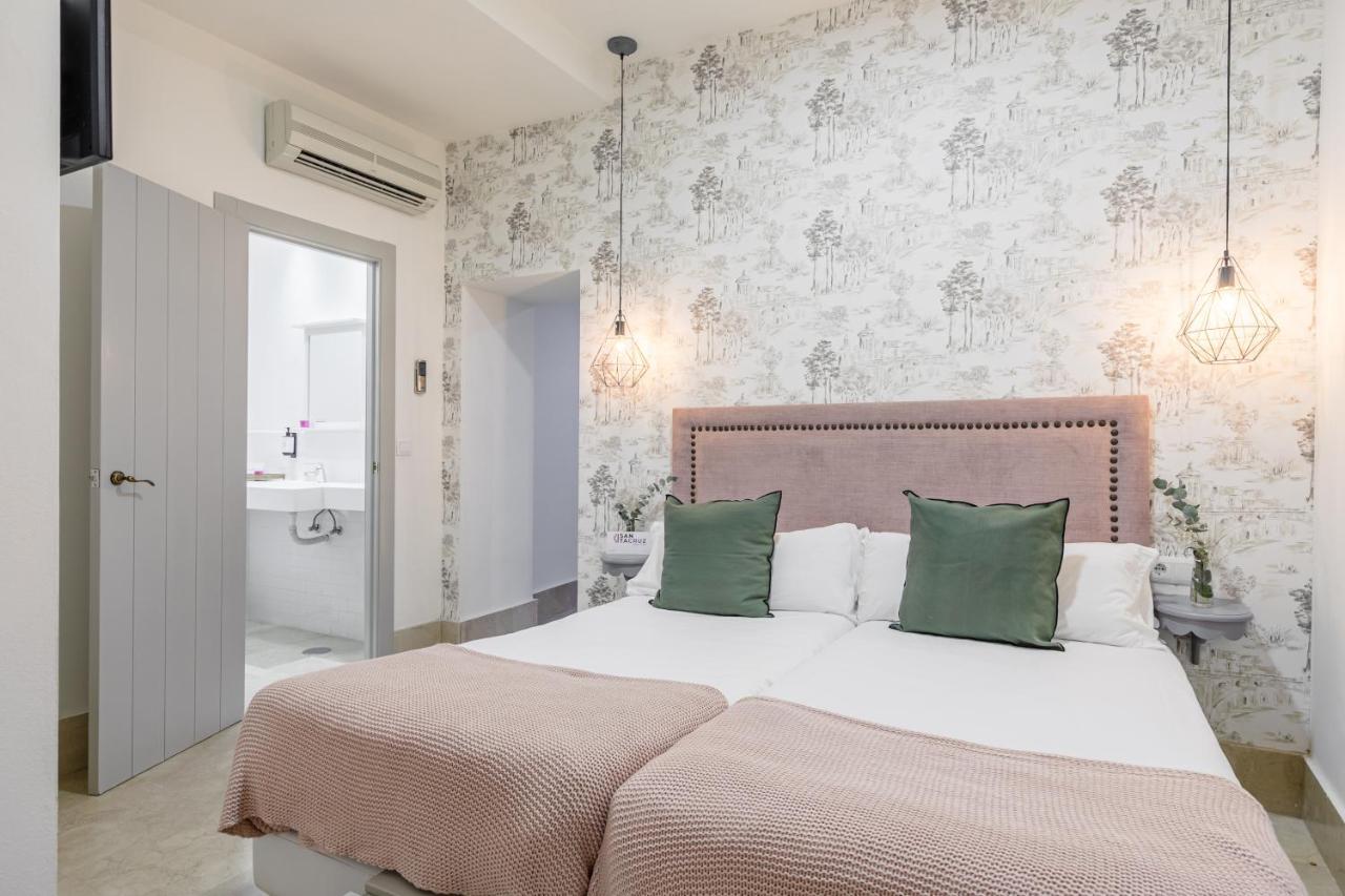 Guest house Nuea Santa Cruz 2*