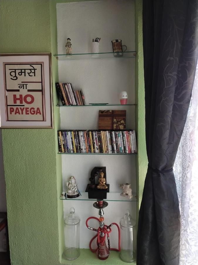An Indian Bollywood Experience - For Families, Couples & Business Trips Apartamento Sevilla