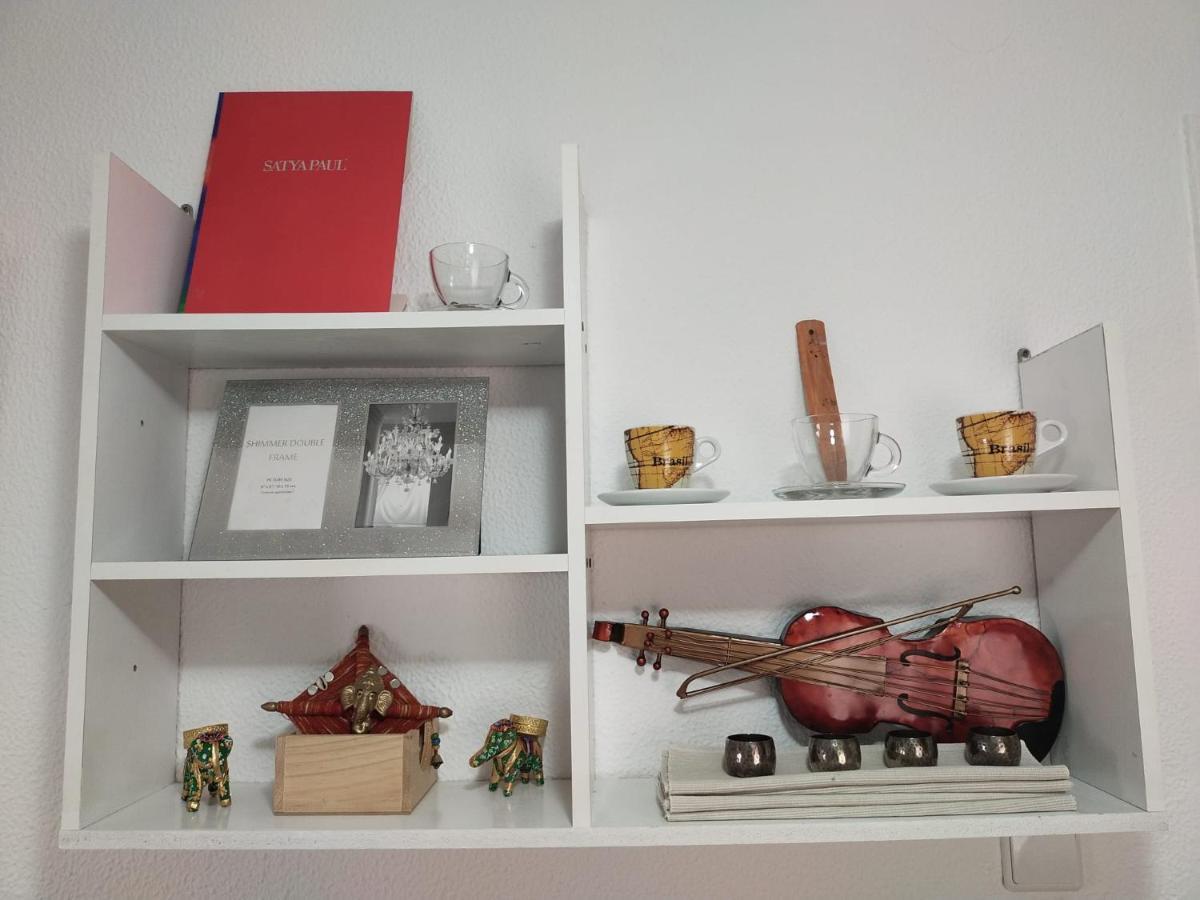 Apartamento An Indian Bollywood Experience - For Families, Couples & Business Trips Sevilla