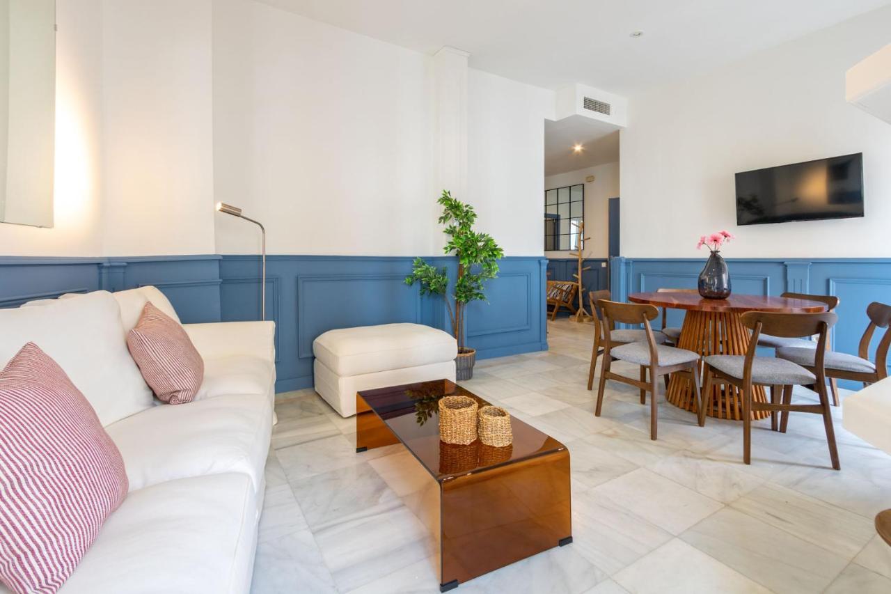Terceros Center Deluxe By Valcambre * Sevilla