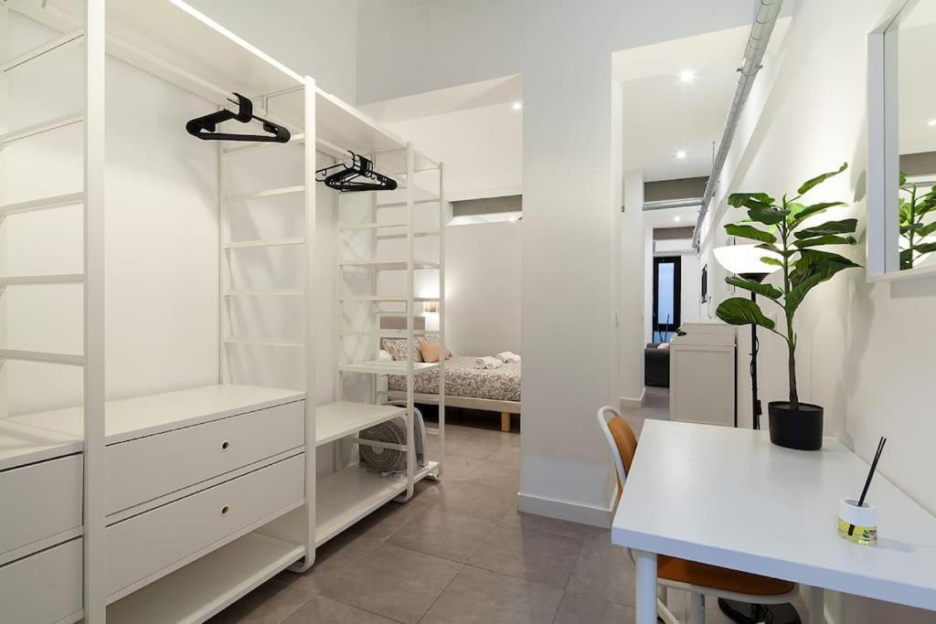 Loft Next To Calle Betis, Area Of Seville-sevillarooms Apartment