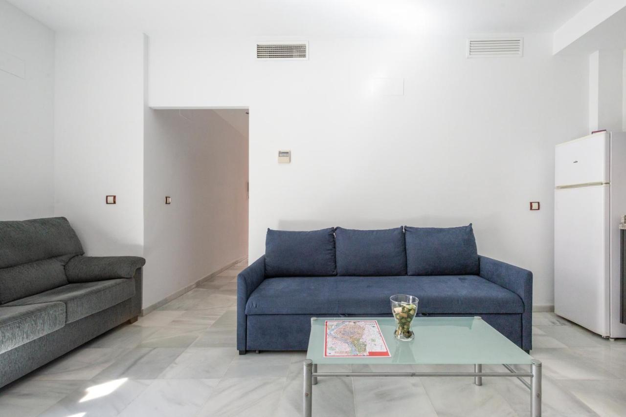 First Floor Near Macarena Church Apartamento *