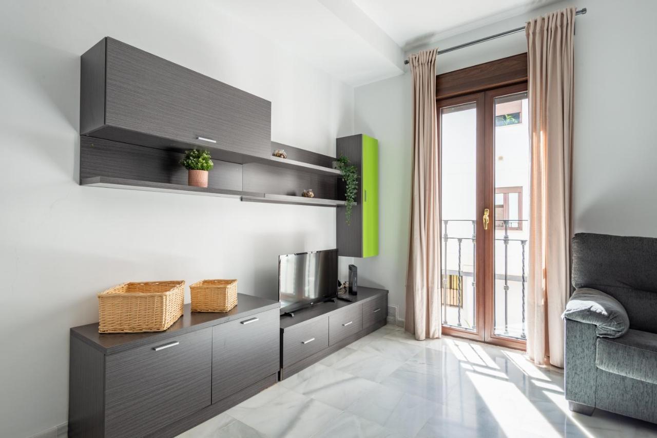 First Floor Near Macarena Church Apartamento