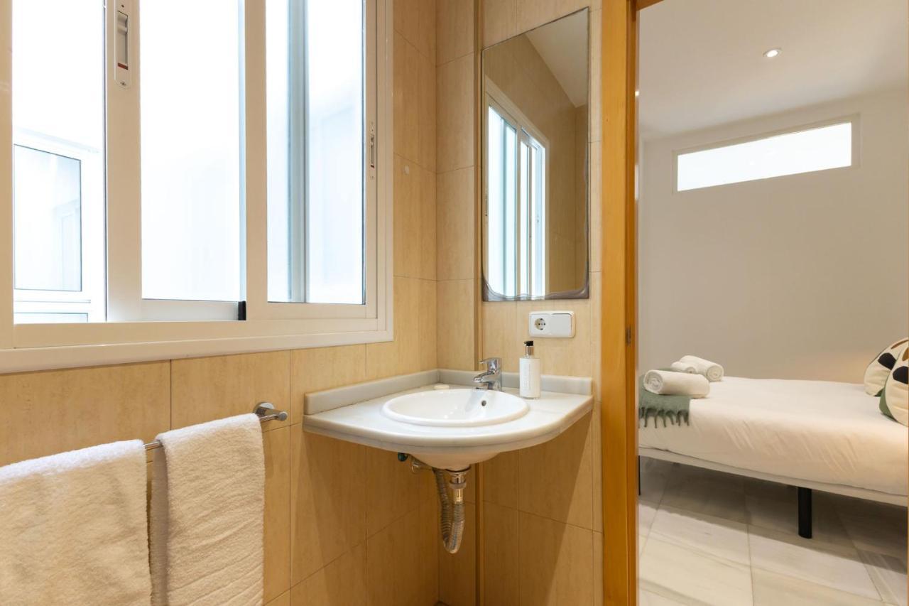 Terceros Center Deluxe By Valcambre * Sevilla